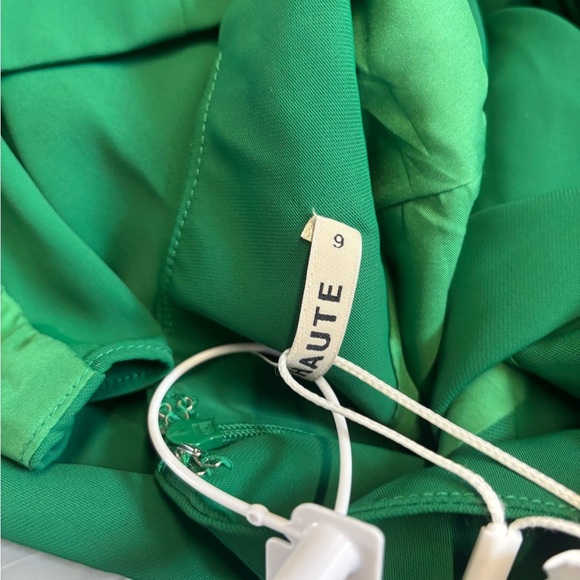 Green Asymmetrical Ruched Cocktail Dress - Picture 3 of 3